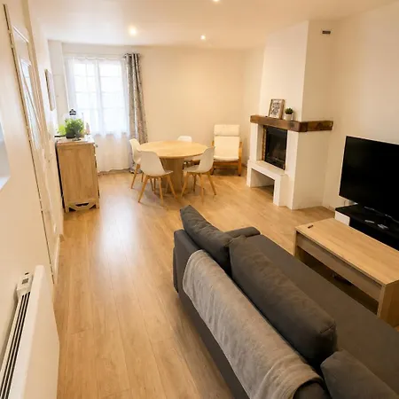 Villa House With 2 Suites, 2 Patios, Air Conditioning *