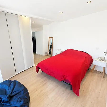 House With 2 Suites, 2 Patios, Air Conditioning