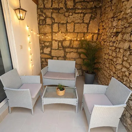Villa House With 2 Suites, 2 Patios, Air Conditioning *