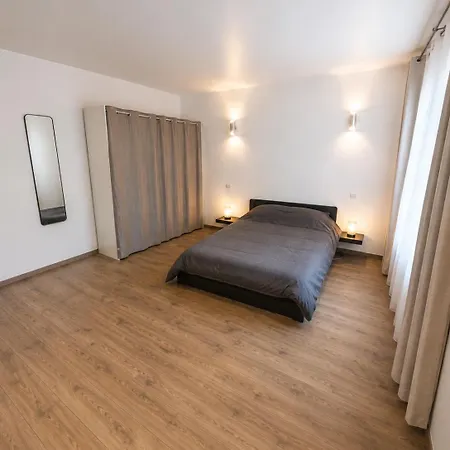 House With 2 Suites, 2 Patios, Air Conditioning Paulhan