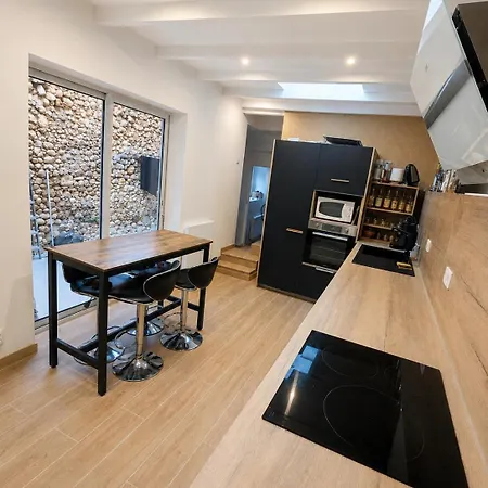 House With 2 Suites, 2 Patios, Air Conditioning * Paulhan