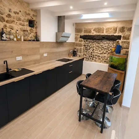 House With 2 Suites, 2 Patios, Air Conditioning Villa *