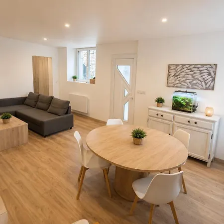 House With 2 Suites, 2 Patios, Air Conditioning Paulhan